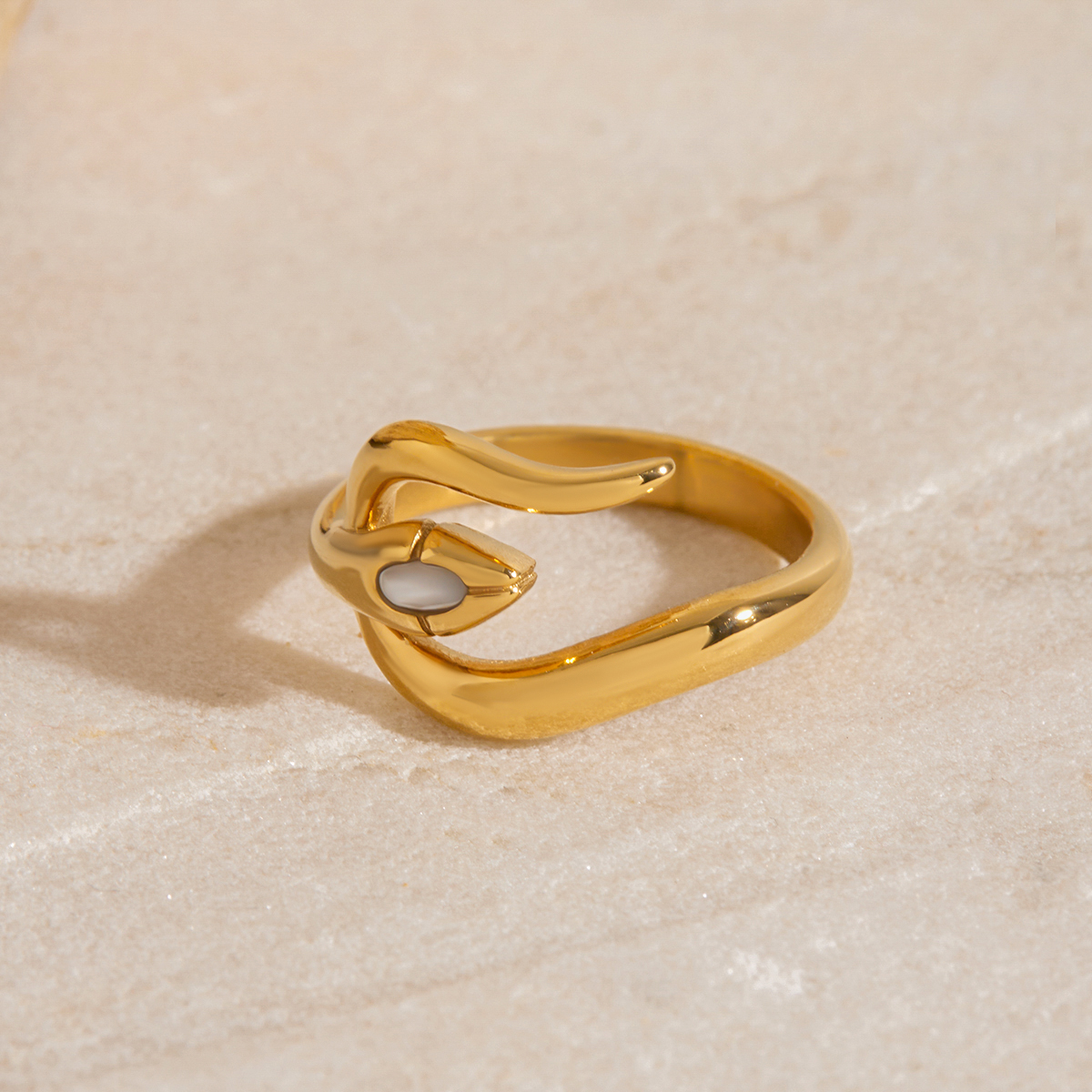 J&D 18K Gold Plate Stainless Steel Rings Modern Classic Shell Double Layer Winding Hollow Ribbed Snake Ring
